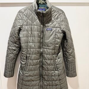 Patagonia Women's Olive Green Quilted Puffer Coat